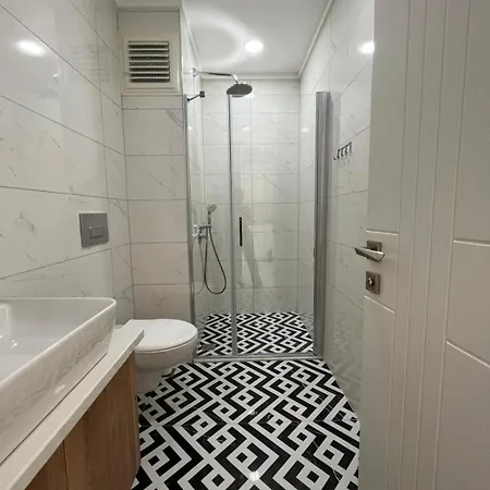 Apartment The Yacht Stylish 1 Bedroom Apartment, , Center, 250m To *